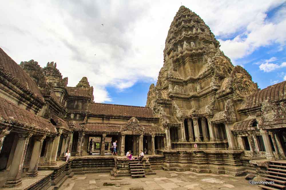 معبد شگفت انگیز آنگکور وات در کامبوج