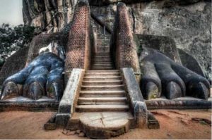 شهر باستانی در صخره سنگی شیر در سریلانکا