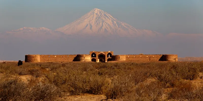 کاروانسرای دیر گچین