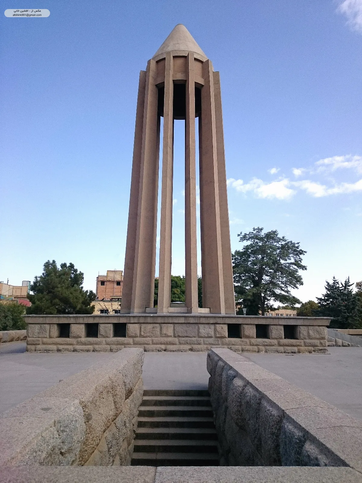 آرامگاه ابوعلی سینا همدان
